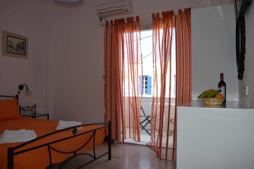 Join Us Low Cost Rooms Kamári Dış mekan fotoğraf