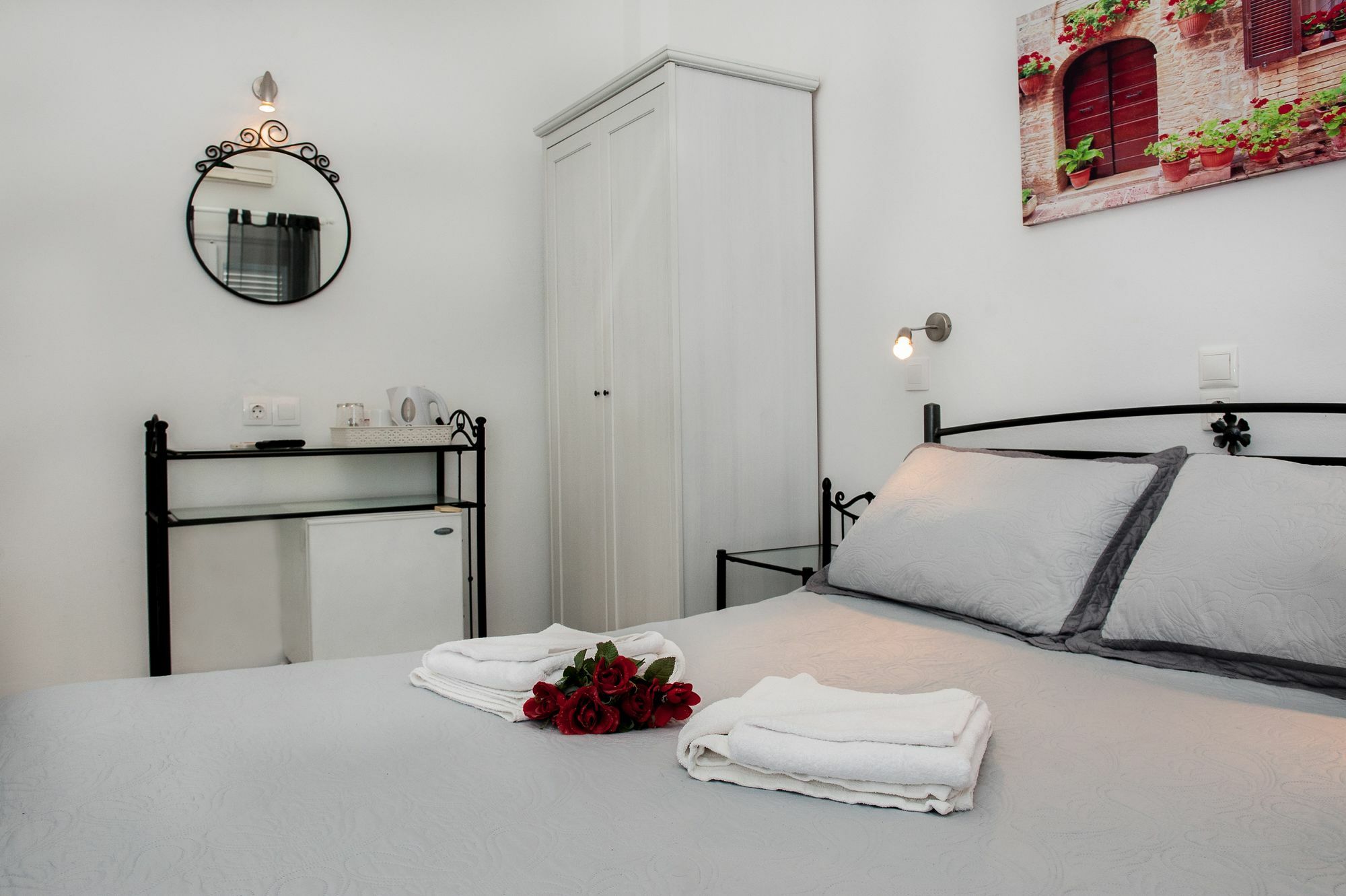Join Us Low Cost Rooms Kamári Dış mekan fotoğraf